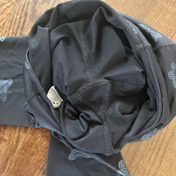 Beyond Yoga Small Butterfly Shine & Tossed Star High Waisted 7/8 Midi Leggings - Picture 14 of 16